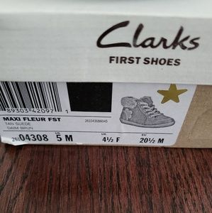 clarks babies first walking shoes